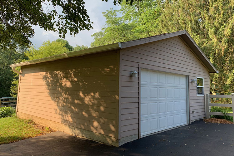 leaflock-on-garage